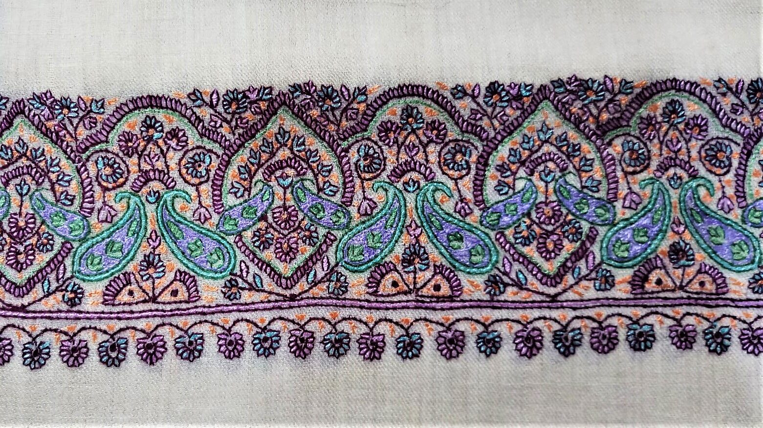 fine 'Palla" hand embroidery on a pashmina shawl 